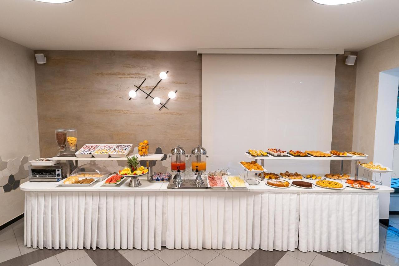 Hotel Tirsus Bellaria-Igea Marina Esterno foto