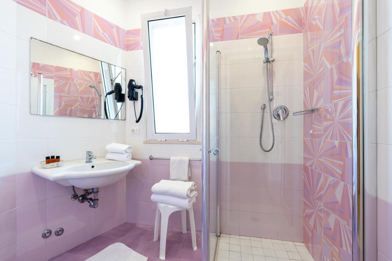 Hotel Tirsus Bellaria-Igea Marina Esterno foto