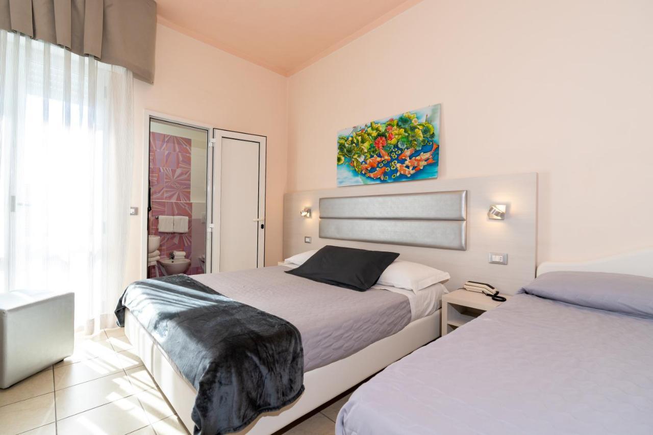 Hotel Tirsus Bellaria-Igea Marina Esterno foto