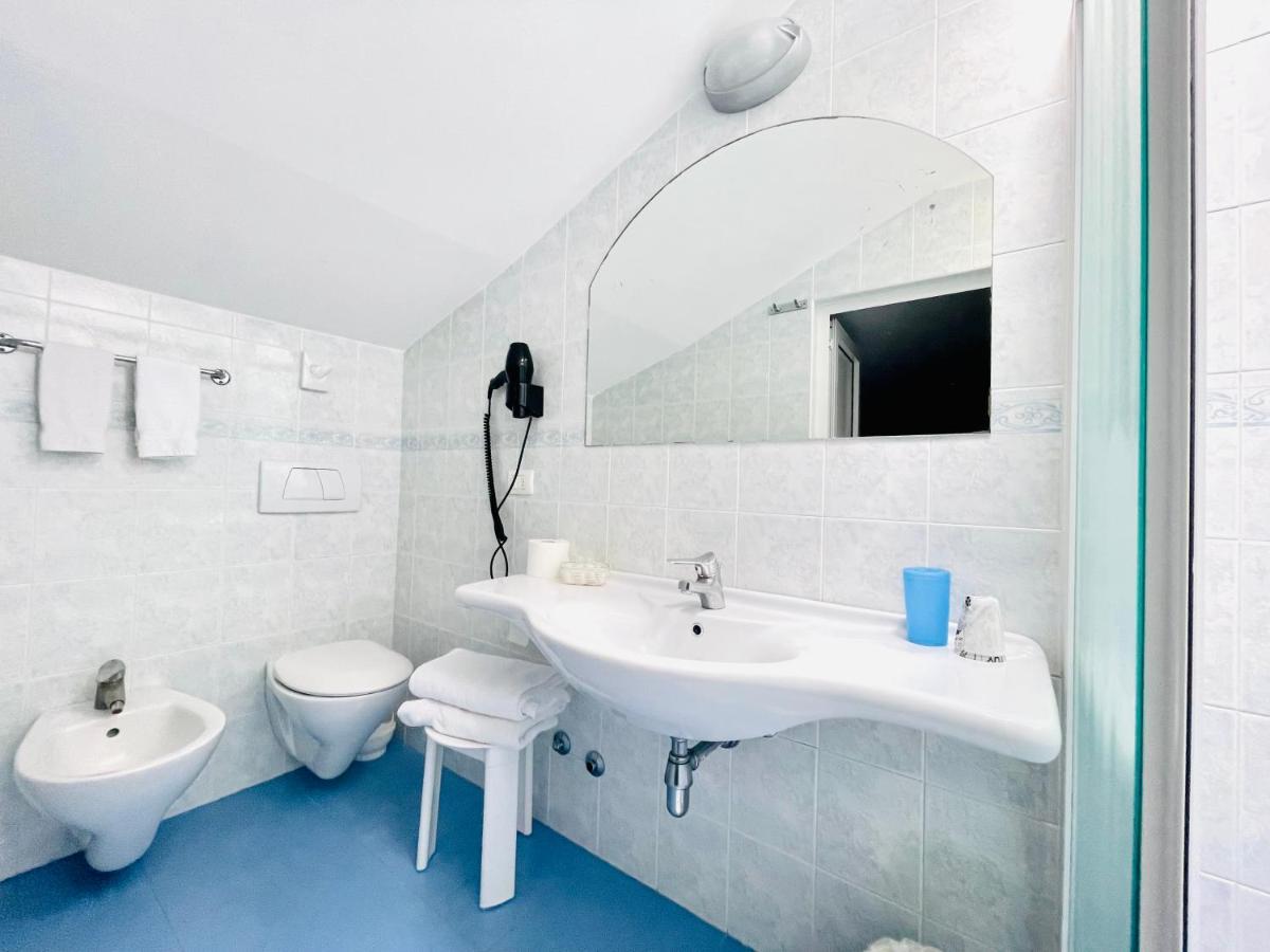 Hotel Tirsus Bellaria-Igea Marina Esterno foto