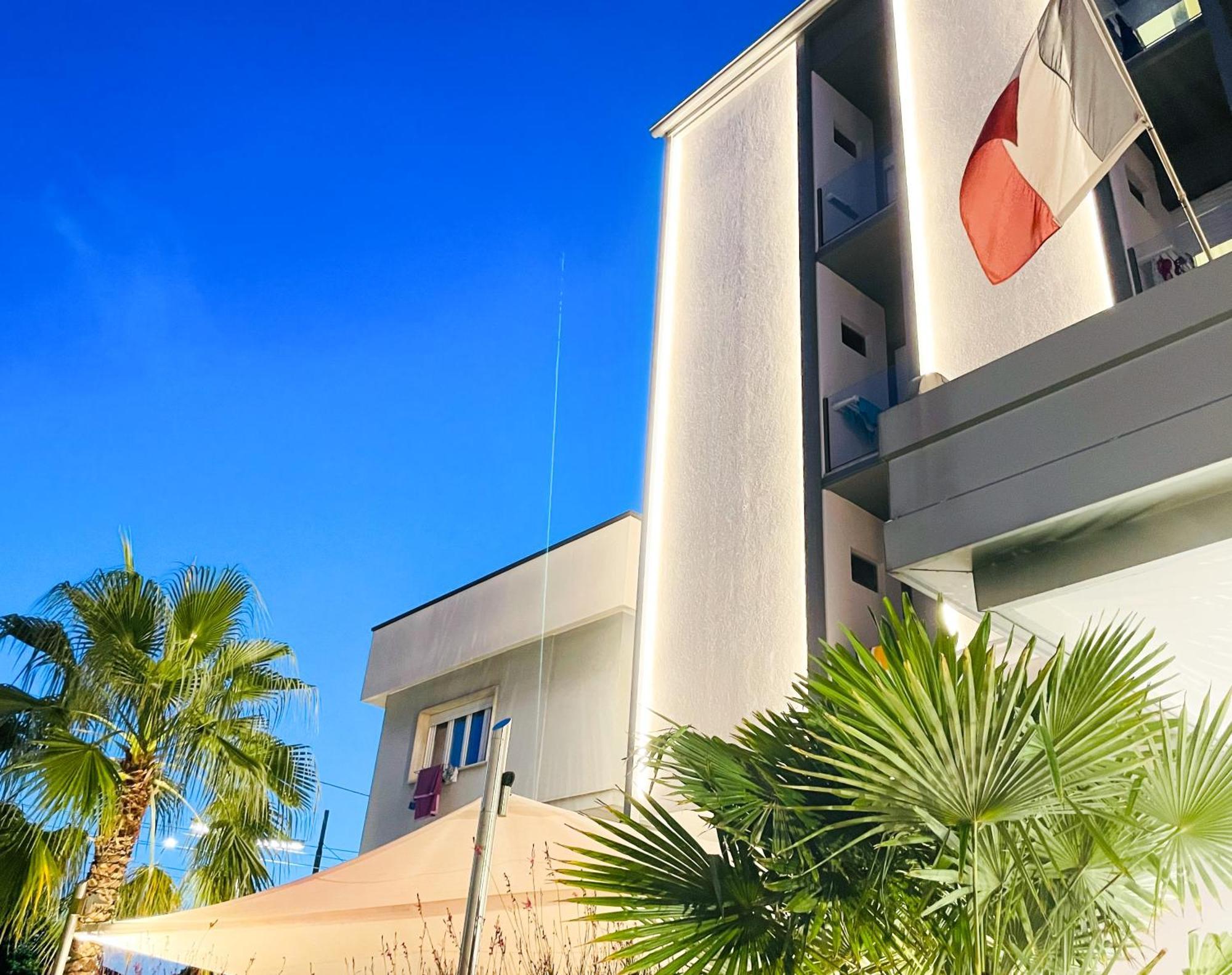 Hotel Tirsus Bellaria-Igea Marina Esterno foto