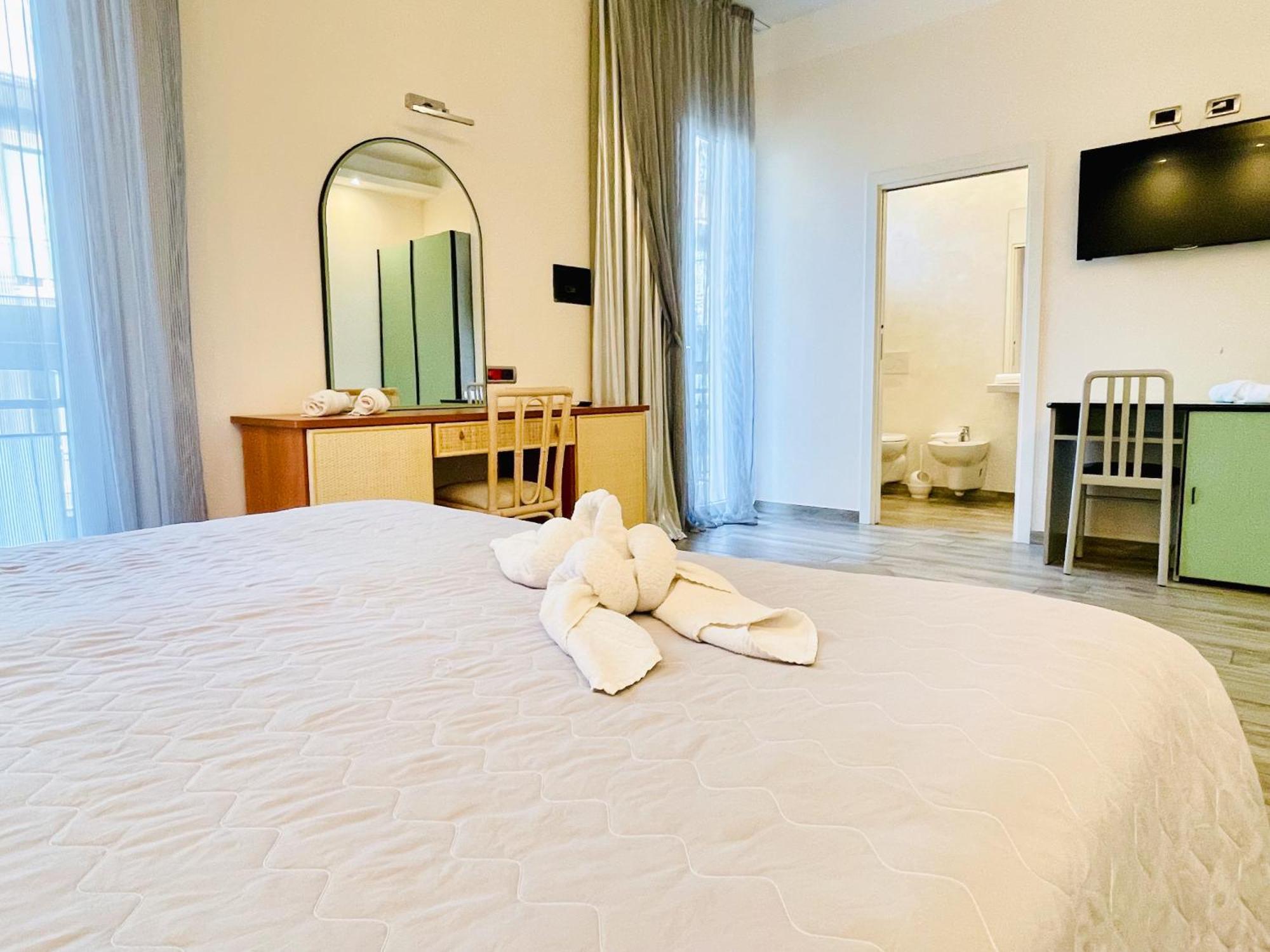 Hotel Tirsus Bellaria-Igea Marina Esterno foto