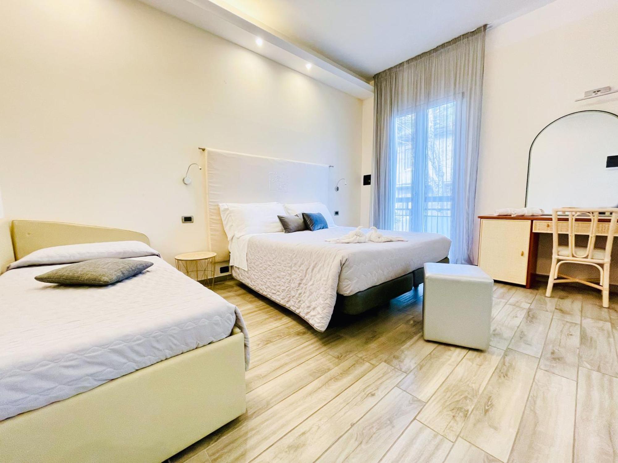 Hotel Tirsus Bellaria-Igea Marina Esterno foto