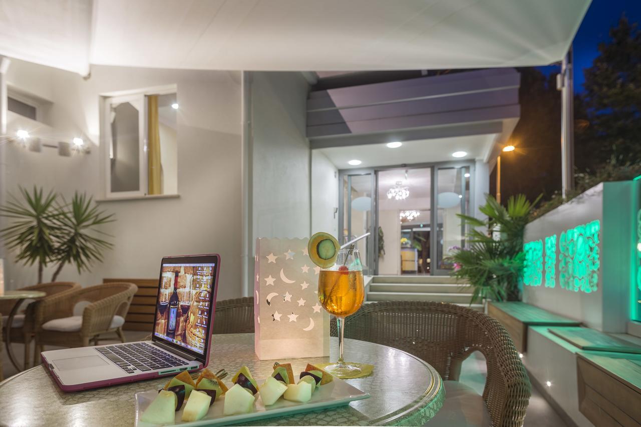 Hotel Tirsus Bellaria-Igea Marina Esterno foto